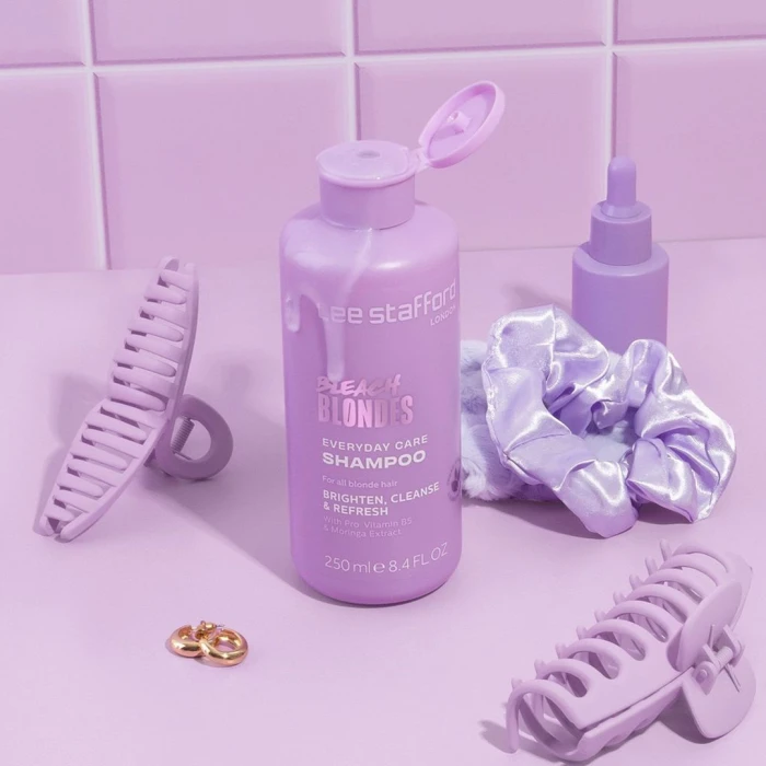 Ежедневный шампунь для осветленных волос Lee Stafford Bleach Blondes Everyday Care Shampoo