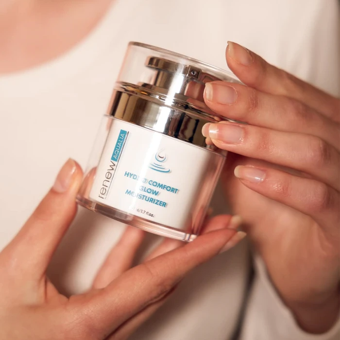 Зволожуючий крем для обличчя з ефектом, що ілюмінує Renew Aqualia Hydro Comfort Glow Moisturizer