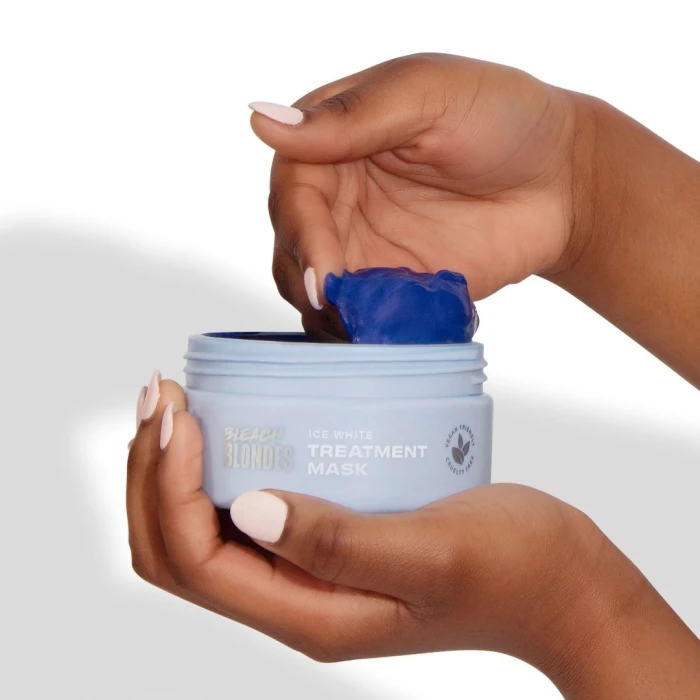 Маска для волос с синим пигментом Lee Stafford Bleach Blondes Ice White Toning Treatment Mask
