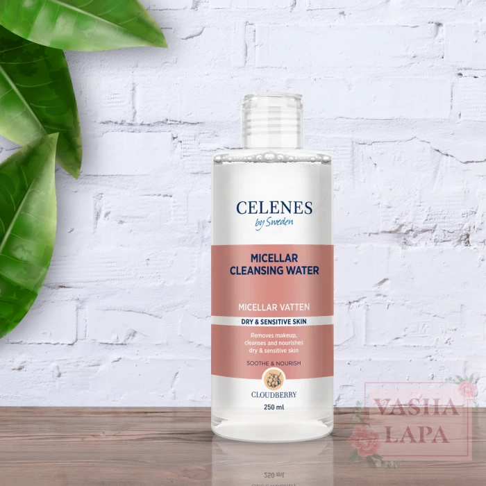 Мицеллярная вода с морошкой для сухой и чувствительной кожи Celenes Cloudberry Micellar Cleansing Water