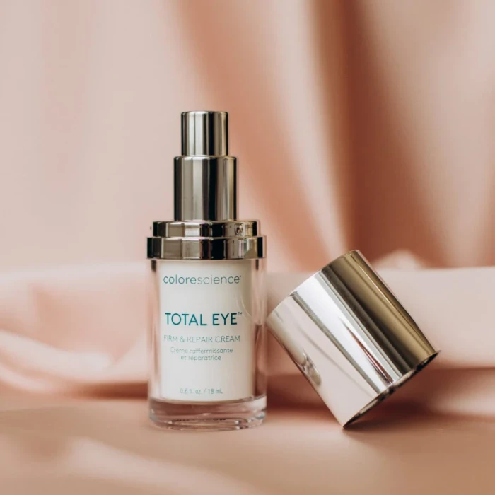 Крем для увлажнения зоны вокруг глаз Colorescience Total Eye Firm & Repair Cream