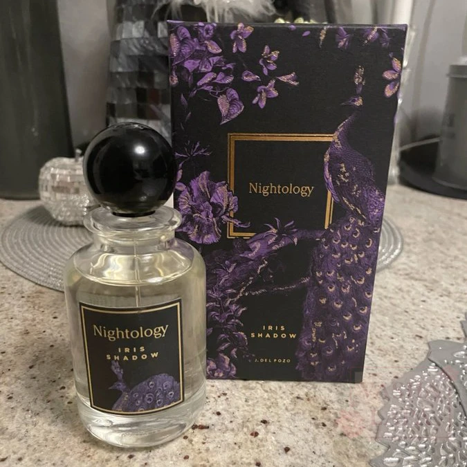 Парфюмированная вода Nightology Iris Shadow